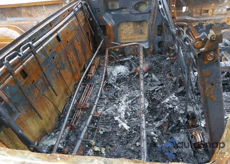 2000 Chevrolet Silverado 1500 Ls z USA, uszkodzony, nr VIN 1GCEK19T6YE214363